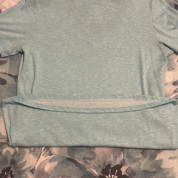 2 Nike dri fit short sleeve shirts size medium - Picture 9 of 9